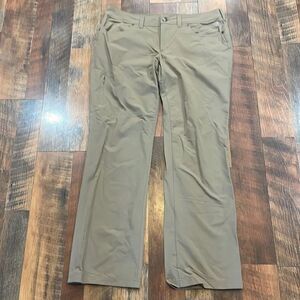 Mountain hardware pants 10 (4050)